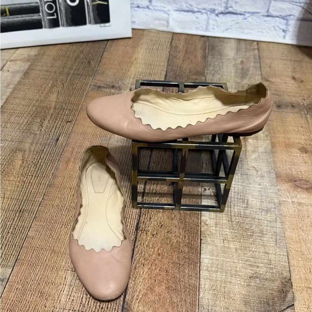 Chloe Pink Scalloped Leather Lauren Ballet Flats Size 38.5
Size 8.5 US